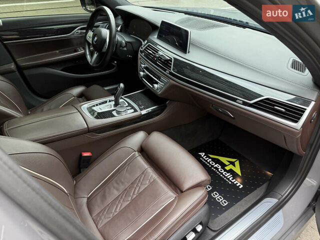 Сірий БМВ 7 Серія, об'ємом двигуна 2.99 л та пробігом 42 тис. км за 86999 $, фото 40 на Automoto.ua