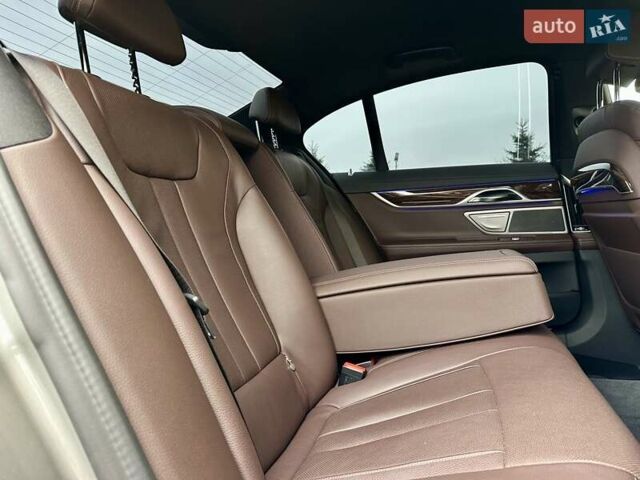 Сірий БМВ 7 Серія, об'ємом двигуна 2 л та пробігом 31 тис. км за 64800 $, фото 84 на Automoto.ua