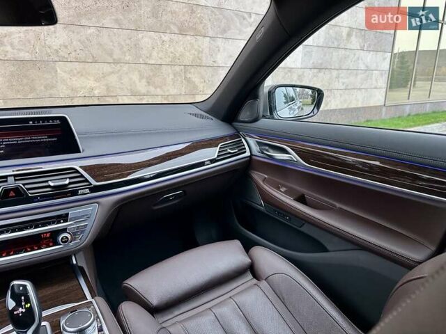 Сірий БМВ 7 Серія, об'ємом двигуна 2 л та пробігом 31 тис. км за 64800 $, фото 56 на Automoto.ua