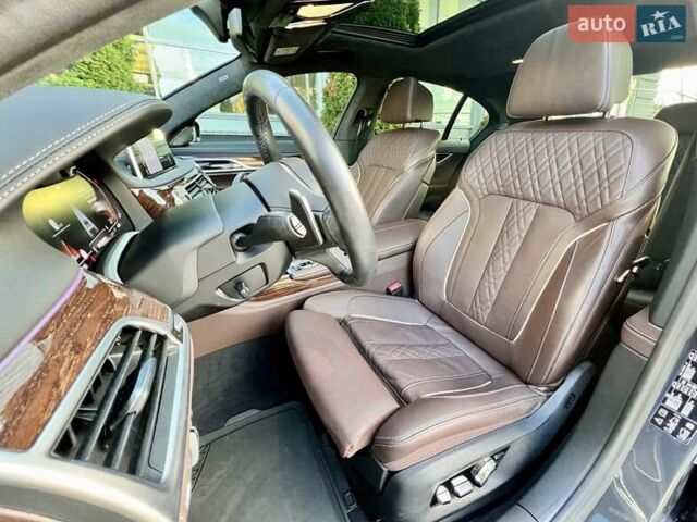 Сірий БМВ 7 Серія, об'ємом двигуна 2.99 л та пробігом 17 тис. км за 85999 $, фото 29 на Automoto.ua