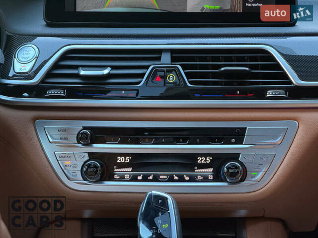 Сірий БМВ 7 Серія, об'ємом двигуна 3 л та пробігом 19 тис. км за 82000 $, фото 32 на Automoto.ua
