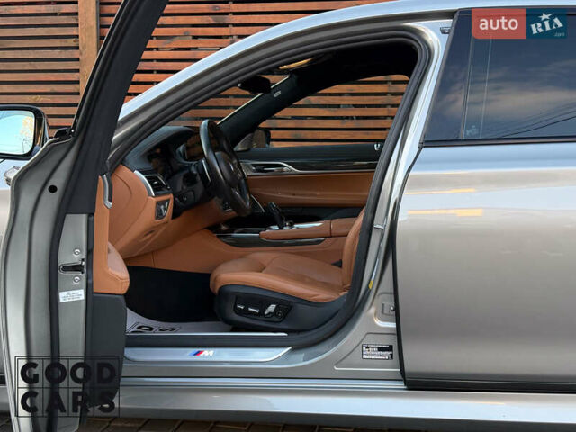 Сірий БМВ 7 Серія, об'ємом двигуна 3 л та пробігом 19 тис. км за 82000 $, фото 18 на Automoto.ua