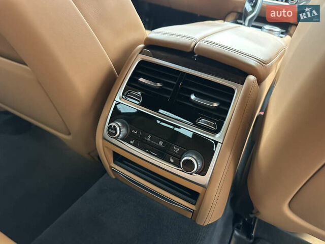 Сірий БМВ 7 Серія, об'ємом двигуна 3 л та пробігом 63 тис. км за 79500 $, фото 10 на Automoto.ua