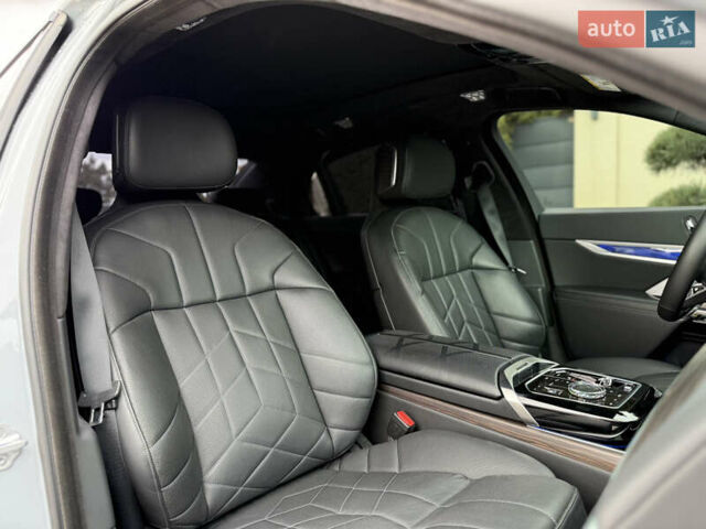 Сірий БМВ 7 Серія, об'ємом двигуна 4.39 л та пробігом 24 тис. км за 118900 $, фото 100 на Automoto.ua