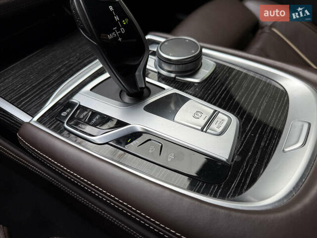 Сірий БМВ 7 Серія, об'ємом двигуна 2.99 л та пробігом 42 тис. км за 86999 $, фото 35 на Automoto.ua