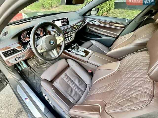 Сірий БМВ 7 Серія, об'ємом двигуна 2.99 л та пробігом 17 тис. км за 85999 $, фото 24 на Automoto.ua