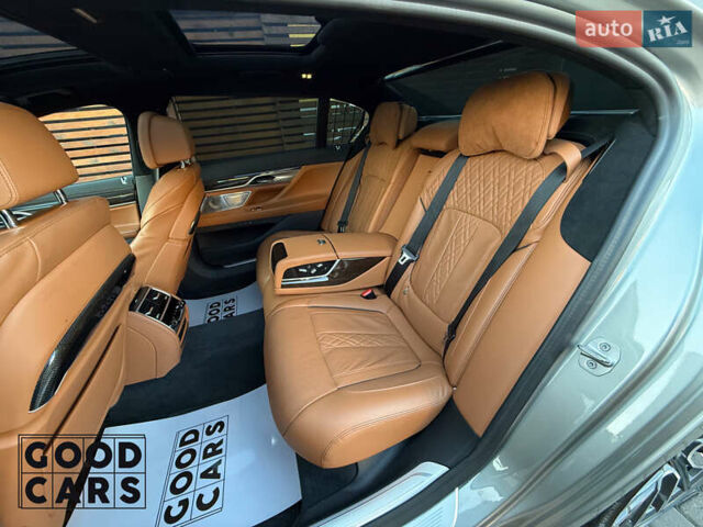 Сірий БМВ 7 Серія, об'ємом двигуна 3 л та пробігом 19 тис. км за 82000 $, фото 22 на Automoto.ua