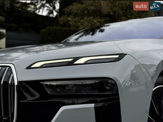 Сірий БМВ 7 Серія, об'ємом двигуна 4.4 л та пробігом 24 тис. км за 121000 $, фото 6 на Automoto.ua