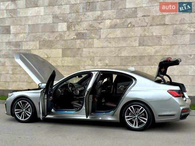 Сірий БМВ 7 Серія, об'ємом двигуна 2 л та пробігом 31 тис. км за 64800 $, фото 24 на Automoto.ua