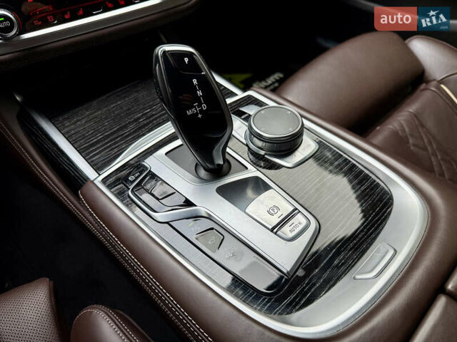 Сірий БМВ 7 Серія, об'ємом двигуна 2.99 л та пробігом 42 тис. км за 86999 $, фото 34 на Automoto.ua