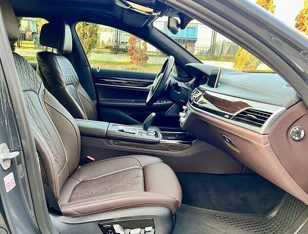 Сірий БМВ 7 Серія, об'ємом двигуна 2.99 л та пробігом 17 тис. км за 85999 $, фото 62 на Automoto.ua