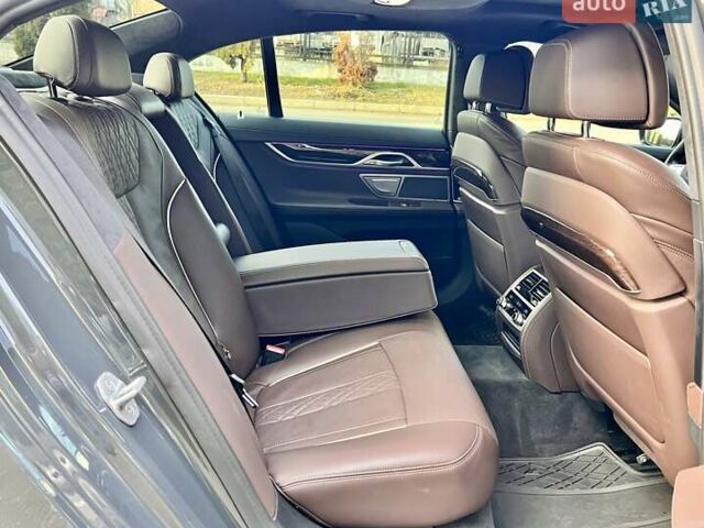 Сірий БМВ 7 Серія, об'ємом двигуна 2.99 л та пробігом 17 тис. км за 85999 $, фото 57 на Automoto.ua