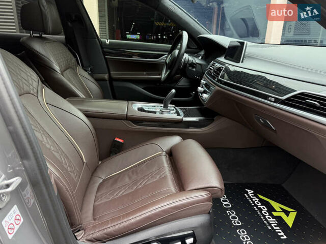 Сірий БМВ 7 Серія, об'ємом двигуна 2.99 л та пробігом 42 тис. км за 86999 $, фото 41 на Automoto.ua