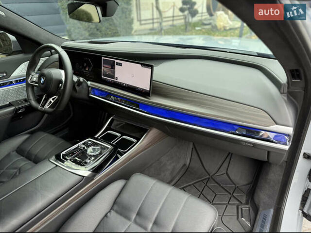 Сірий БМВ 7 Серія, об'ємом двигуна 4.4 л та пробігом 24 тис. км за 121000 $, фото 41 на Automoto.ua