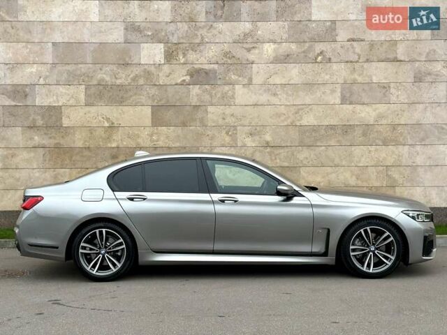 Сірий БМВ 7 Серія, об'ємом двигуна 2 л та пробігом 31 тис. км за 64800 $, фото 27 на Automoto.ua