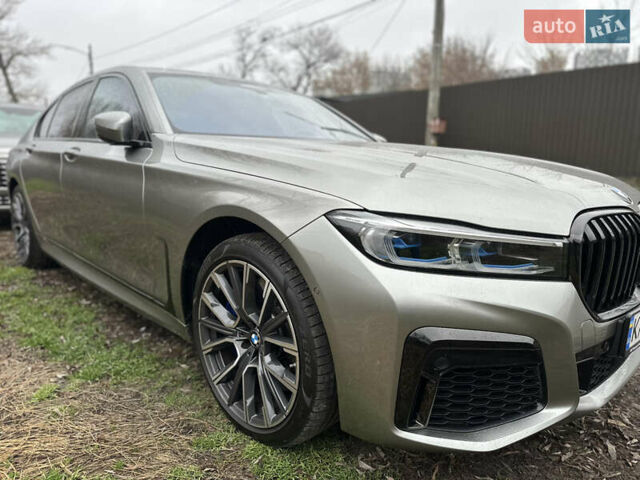 Сірий БМВ 7 Серія, об'ємом двигуна 3 л та пробігом 63 тис. км за 79500 $, фото 1 на Automoto.ua