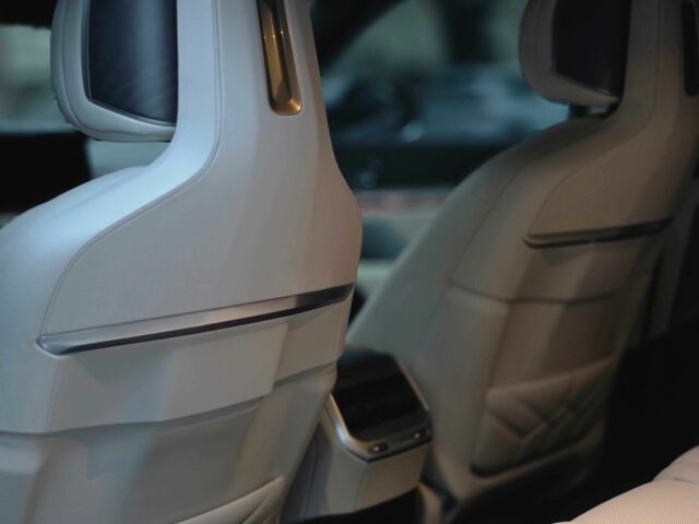 Серый БМВ 7 Серия, объемом двигателя 0 л и пробегом 75 тыс. км за 81000 $, фото 5 на Automoto.ua