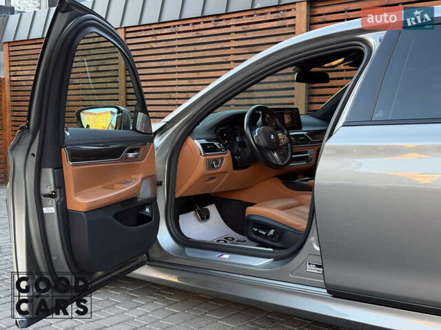 Сірий БМВ 7 Серія, об'ємом двигуна 3 л та пробігом 19 тис. км за 82000 $, фото 17 на Automoto.ua