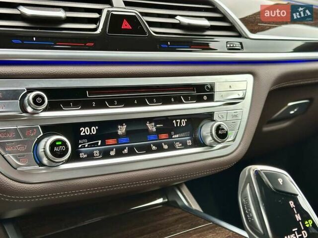 Сірий БМВ 7 Серія, об'ємом двигуна 2 л та пробігом 31 тис. км за 64800 $, фото 67 на Automoto.ua