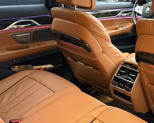 Серый БМВ 7 Серия, объемом двигателя 2.99 л и пробегом 20 тыс. км за 88800 $, фото 15 на Automoto.ua