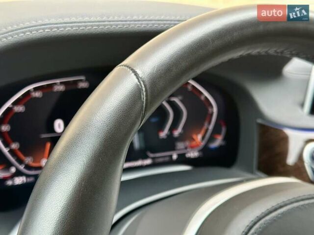 Сірий БМВ 7 Серія, об'ємом двигуна 2 л та пробігом 31 тис. км за 64800 $, фото 65 на Automoto.ua