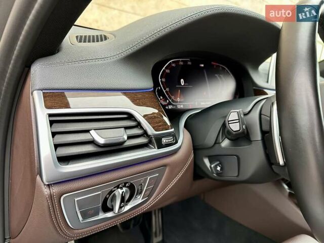 Сірий БМВ 7 Серія, об'ємом двигуна 2 л та пробігом 31 тис. км за 64800 $, фото 66 на Automoto.ua