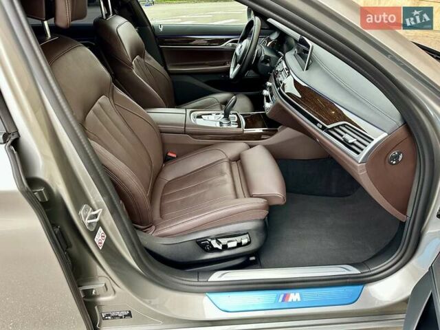 Сірий БМВ 7 Серія, об'ємом двигуна 2 л та пробігом 31 тис. км за 64800 $, фото 88 на Automoto.ua