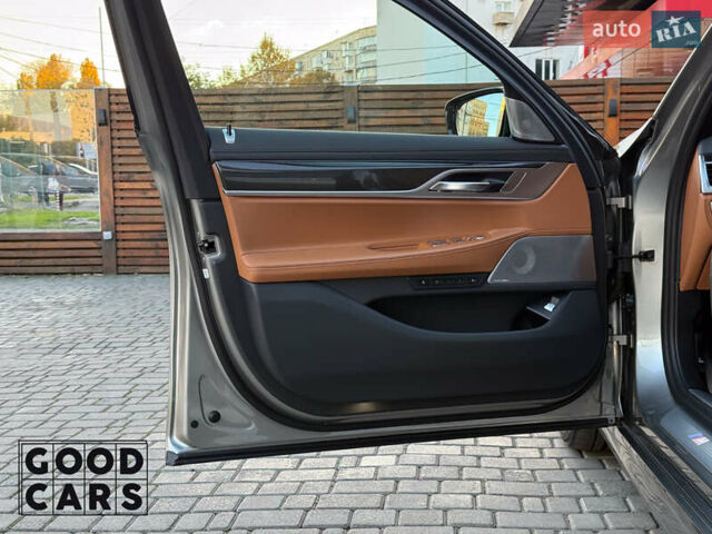 Сірий БМВ 7 Серія, об'ємом двигуна 3 л та пробігом 19 тис. км за 82000 $, фото 15 на Automoto.ua