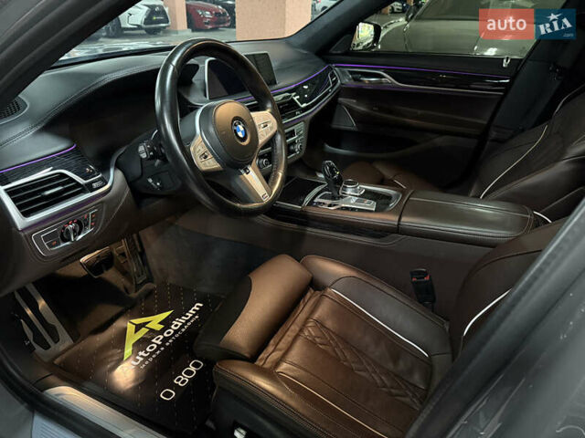 Сірий БМВ 7 Серія, об'ємом двигуна 2.99 л та пробігом 42 тис. км за 86999 $, фото 45 на Automoto.ua