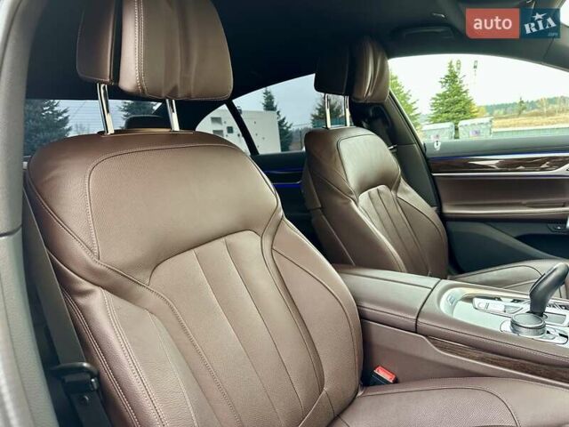 Сірий БМВ 7 Серія, об'ємом двигуна 2 л та пробігом 31 тис. км за 64800 $, фото 90 на Automoto.ua