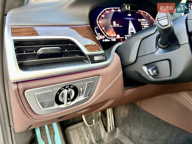 Сірий БМВ 7 Серія, об'ємом двигуна 2.99 л та пробігом 17 тис. км за 85999 $, фото 28 на Automoto.ua