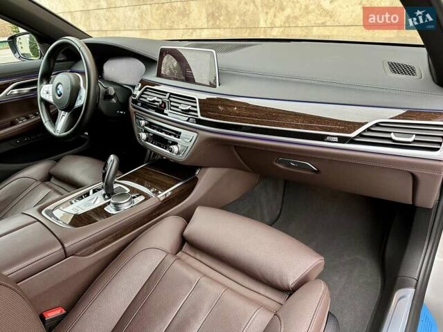 Сірий БМВ 7 Серія, об'ємом двигуна 2 л та пробігом 31 тис. км за 64800 $, фото 89 на Automoto.ua