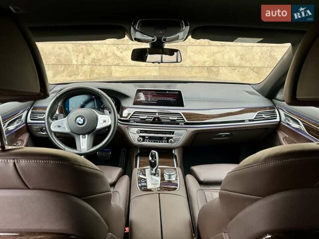 Сірий БМВ 7 Серія, об'ємом двигуна 2 л та пробігом 31 тис. км за 64800 $, фото 55 на Automoto.ua