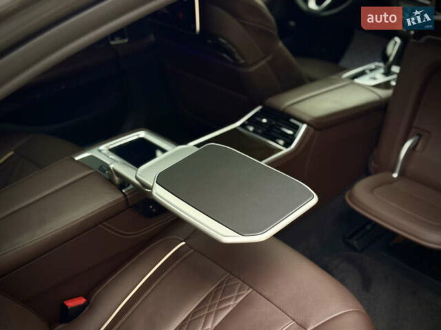 Серый БМВ 7 Серия, объемом двигателя 2.99 л и пробегом 55 тыс. км за 82000 $, фото 59 на Automoto.ua
