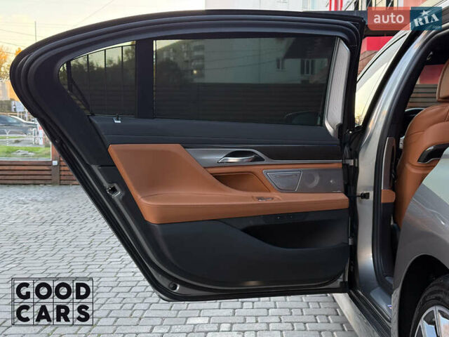 Сірий БМВ 7 Серія, об'ємом двигуна 3 л та пробігом 19 тис. км за 82000 $, фото 20 на Automoto.ua