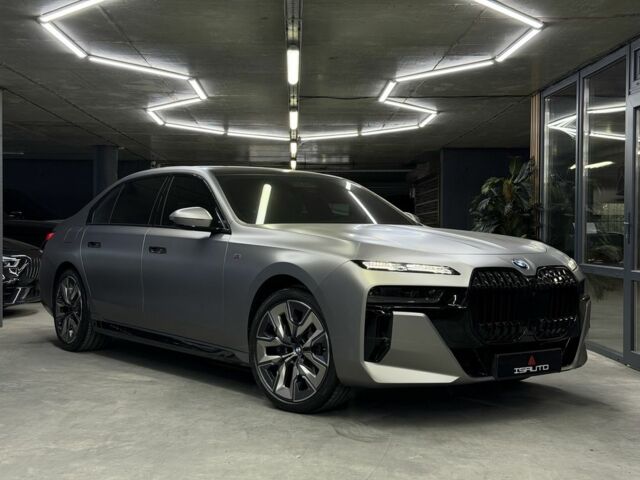 БМВ 7 Серия 2023 в Одессе на Automoto.ua Серый БМВ 7 Серия, объемом двигателя 3 л и пробегом 1 тыс. км за 133000 $, фото 2 на Automoto.ua