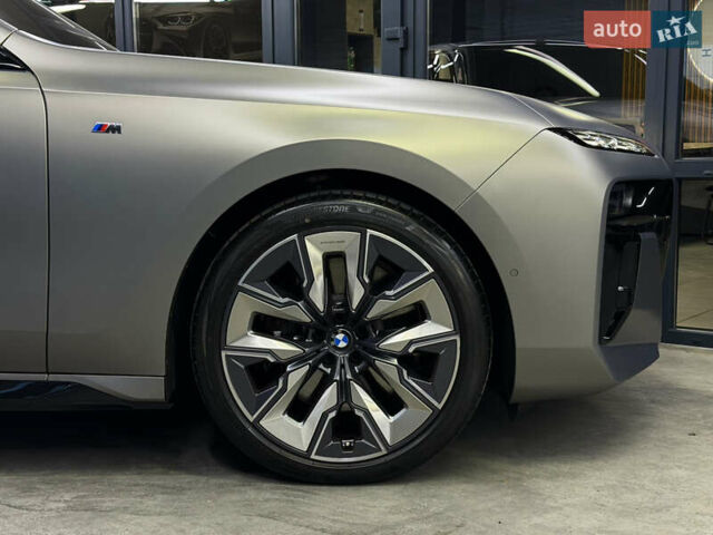 БМВ 7 Серия 2023 в Одессе на Automoto.ua Серый БМВ 7 Серия, объемом двигателя 3 л и пробегом 1 тыс. км за 133000 $, фото 4 на Automoto.ua