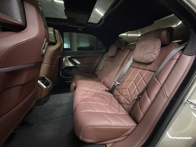 БМВ 7 Серия 2023 в Одессе на Automoto.ua Серый БМВ 7 Серия, объемом двигателя 3 л и пробегом 1 тыс. км за 133000 $, фото 17 на Automoto.ua