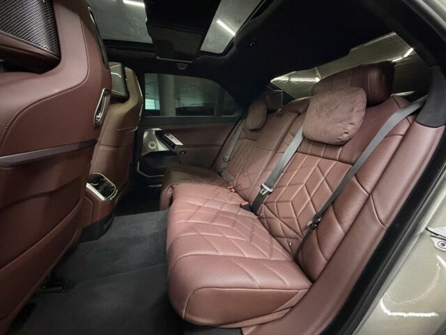 Сірий БМВ 7 Серія, об'ємом двигуна 3 л та пробігом 1 тис. км за 129000 $, фото 18 на Automoto.ua