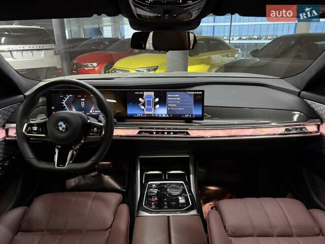 БМВ 7 Серия 2023 в Одессе на Automoto.ua Серый БМВ 7 Серия, объемом двигателя 3 л и пробегом 1 тыс. км за 133000 $, фото 25 на Automoto.ua
