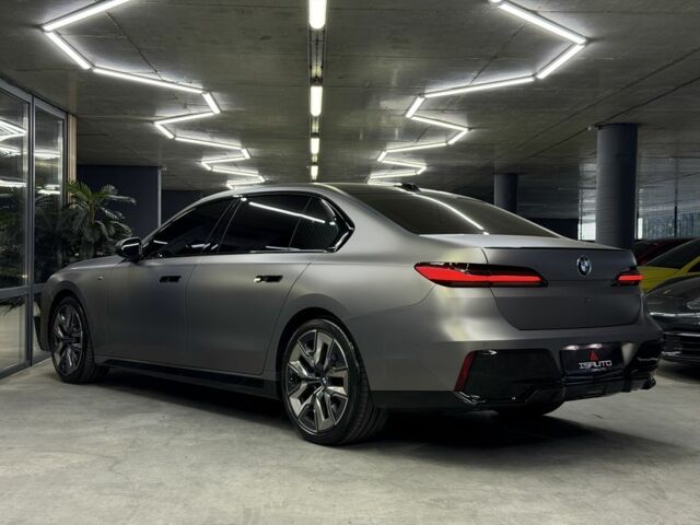 БМВ 7 Серия 2023 в Одессе на Automoto.ua Серый БМВ 7 Серия, объемом двигателя 3 л и пробегом 1 тыс. км за 133000 $, фото 14 на Automoto.ua