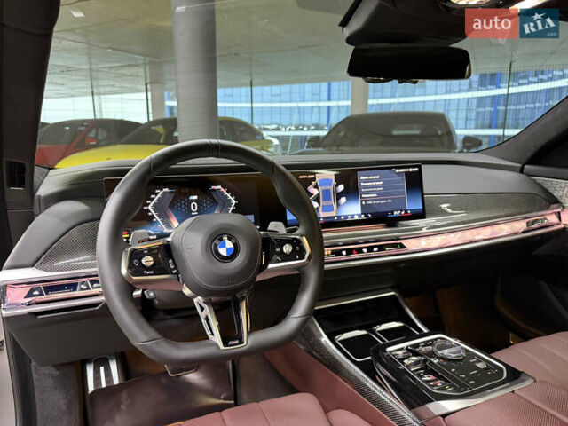 БМВ 7 Серия 2023 в Одессе на Automoto.ua Серый БМВ 7 Серия, объемом двигателя 3 л и пробегом 1 тыс. км за 133000 $, фото 24 на Automoto.ua