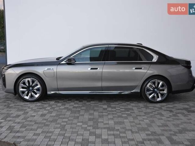 Серый БМВ 7 Серия, объемом двигателя 3 л и пробегом 15 тыс. км за 183000 $, фото 1 на Automoto.ua