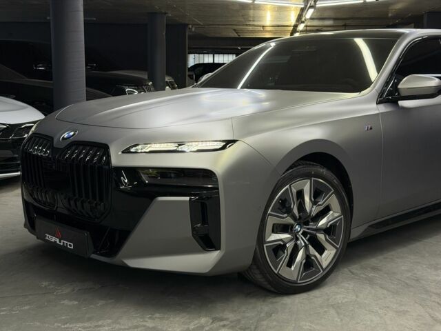 БМВ 7 Серия 2023 в Одессе на Automoto.ua Серый БМВ 7 Серия, объемом двигателя 3 л и пробегом 1 тыс. км за 133000 $, фото 7 на Automoto.ua