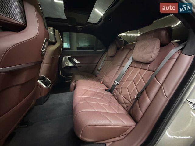 БМВ 7 Серия 2023 в Одессе на Automoto.ua Серый БМВ 7 Серия, объемом двигателя 3 л и пробегом 1 тыс. км за 133000 $, фото 21 на Automoto.ua