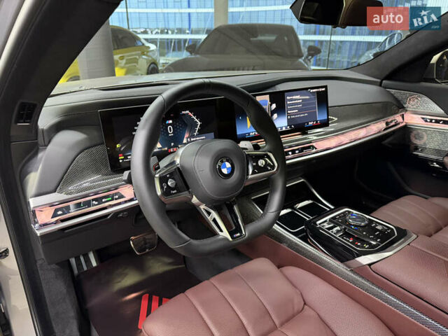 БМВ 7 Серия 2023 в Одессе на Automoto.ua Серый БМВ 7 Серия, объемом двигателя 3 л и пробегом 1 тыс. км за 133000 $, фото 19 на Automoto.ua