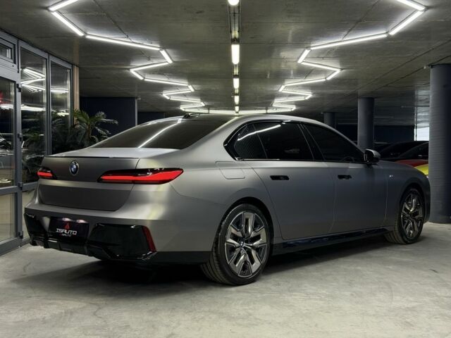 БМВ 7 Серия 2023 в Одессе на Automoto.ua Серый БМВ 7 Серия, объемом двигателя 3 л и пробегом 1 тыс. км за 133000 $, фото 10 на Automoto.ua
