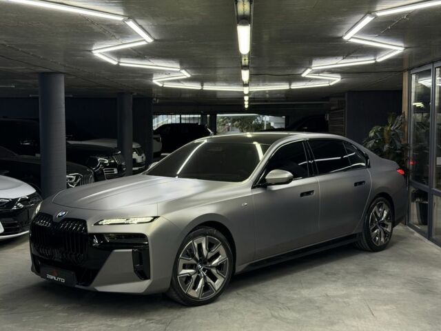 БМВ 7 Серия 2023 в Одессе на Automoto.ua Серый БМВ 7 Серия, объемом двигателя 3 л и пробегом 1 тыс. км за 133000 $, фото 4 на Automoto.ua