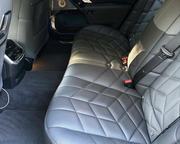 Серый БМВ 7 Серия, объемом двигателя 3 л и пробегом 18 тыс. км за 179000 $, фото 20 на Automoto.ua