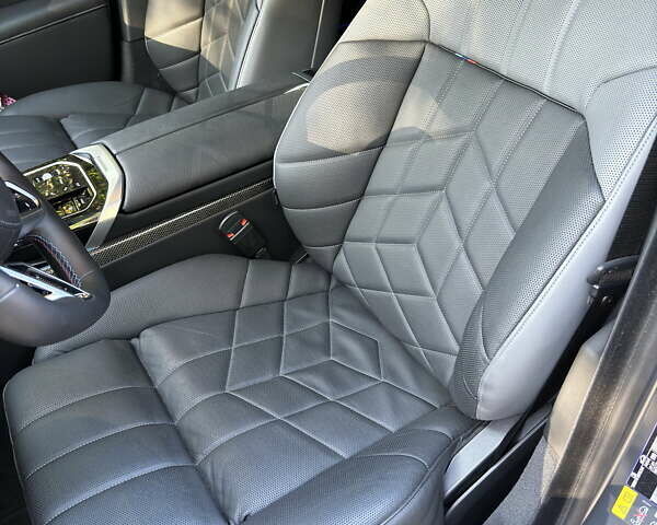 Серый БМВ 7 Серия, объемом двигателя 3 л и пробегом 18 тыс. км за 179000 $, фото 11 на Automoto.ua